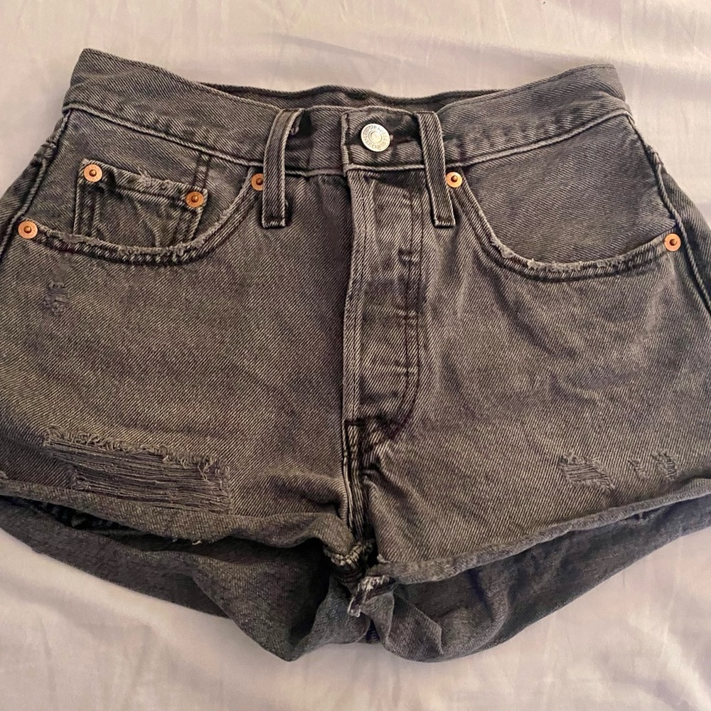 Levi’s cut off high waisted jeans shorts W24/0 ripped torn